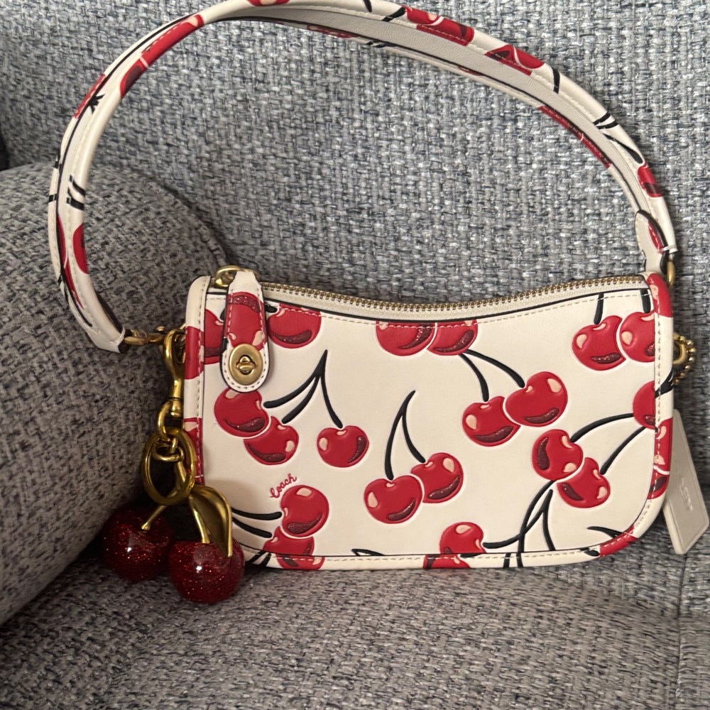 Coach Swinger Bag 20 With Cherry Print - Picture 1 of 9